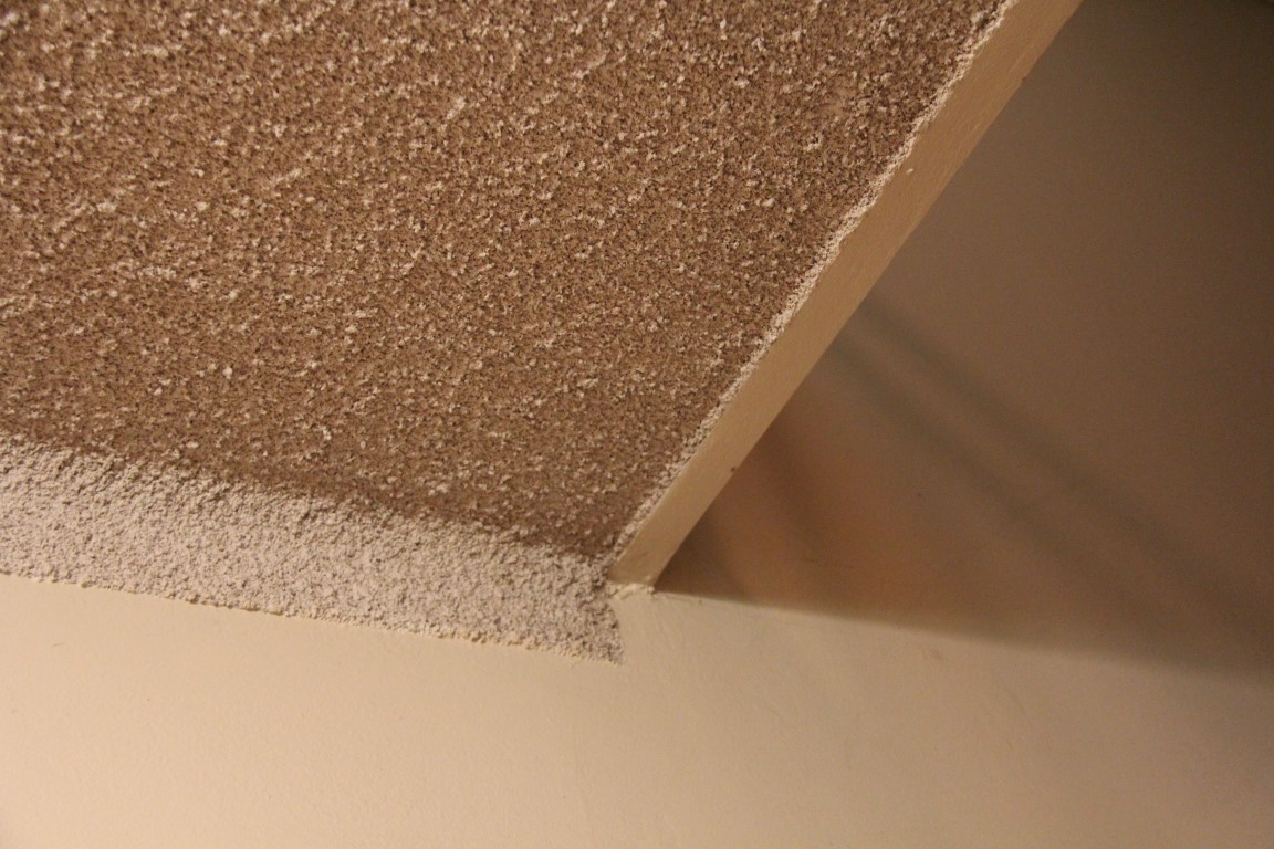Asbestos contaminated vermiculite ceiling